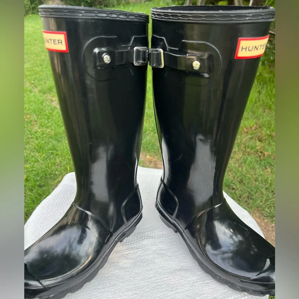 Hunter Black Gloss Rain Boots Size 5